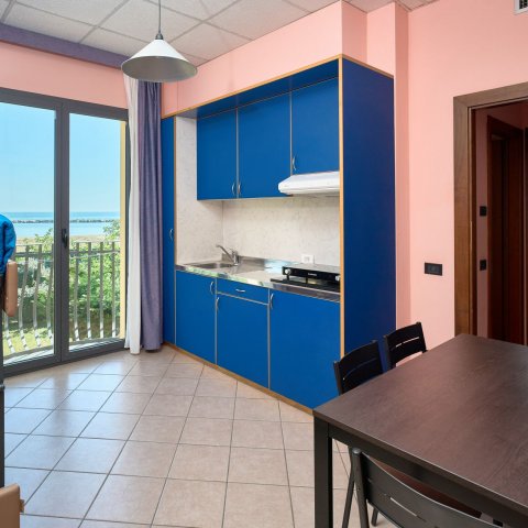 Bilocale per 4 persone al 1° piano con vista mare